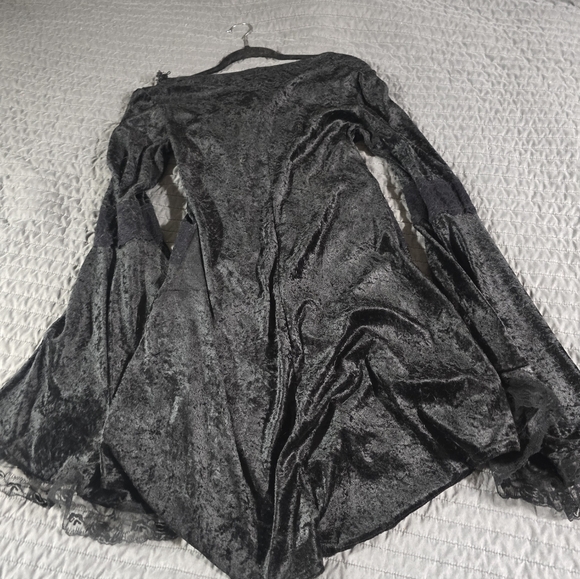 Black Velvet Bell Sleeve Top - Picture 6 of 6